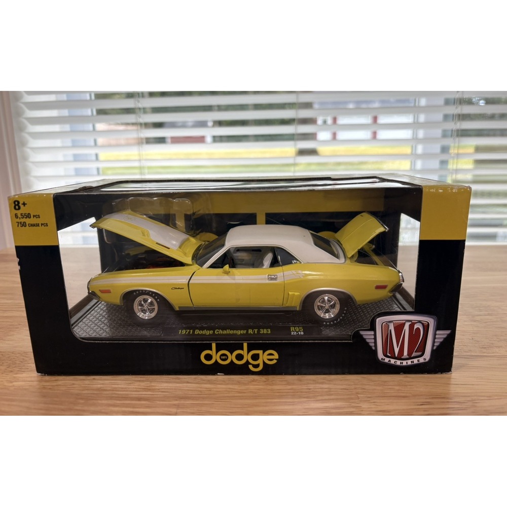 M2 1:24 R95 1971 Dodge Challenger R/T 383 CHASE (yellow)